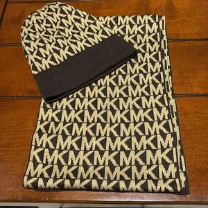 Michael Kors Initial Logo Scarf & Beanie Set NWT
